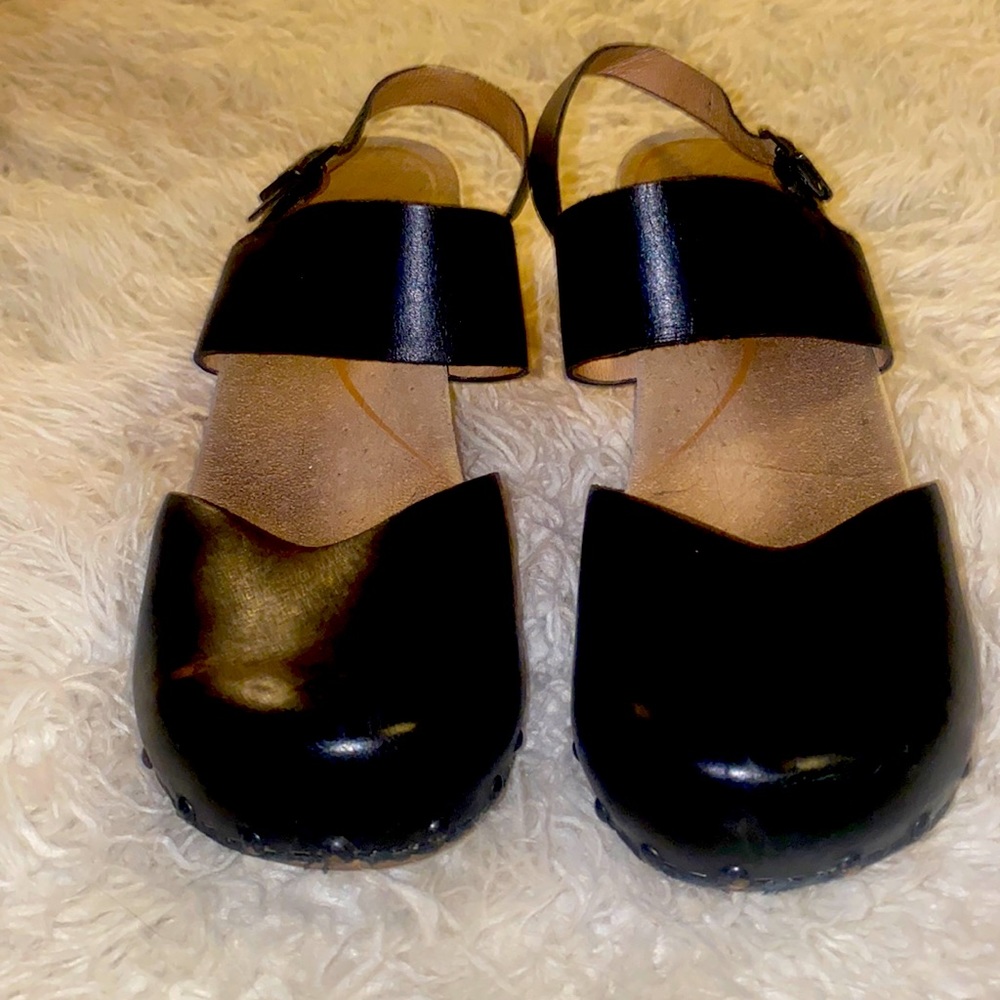 DANSKO “Thea” Black Leather Wooden Clogs 41